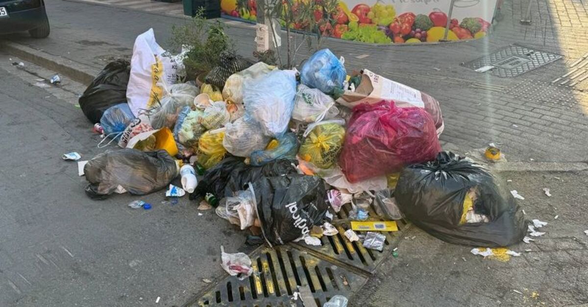 İstanbul’da 4 ilçede eylem yapan temizlik işçileri nedeniyle hizmetlerde aksamalar yaşanıyor