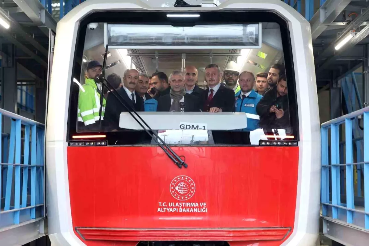 Kocaeli’nin İlk Metrosu Deneme Sürüşüne Çıktı