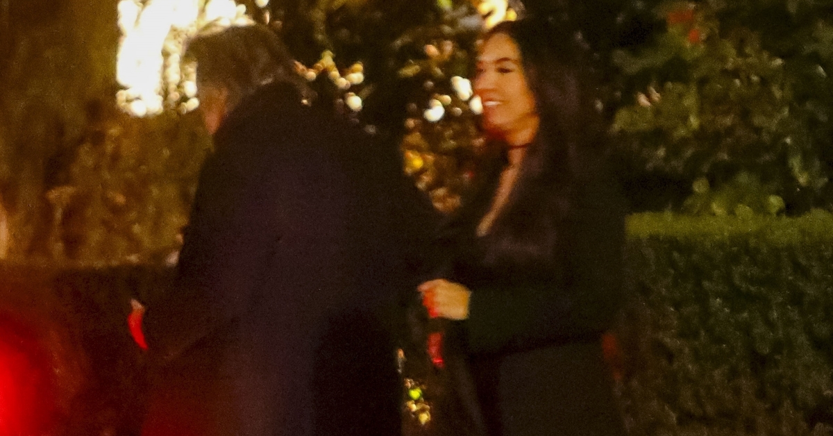 Al Pacino bir yaşındaki oğlunun annesi Noor Alfallah ile Noel partisinde