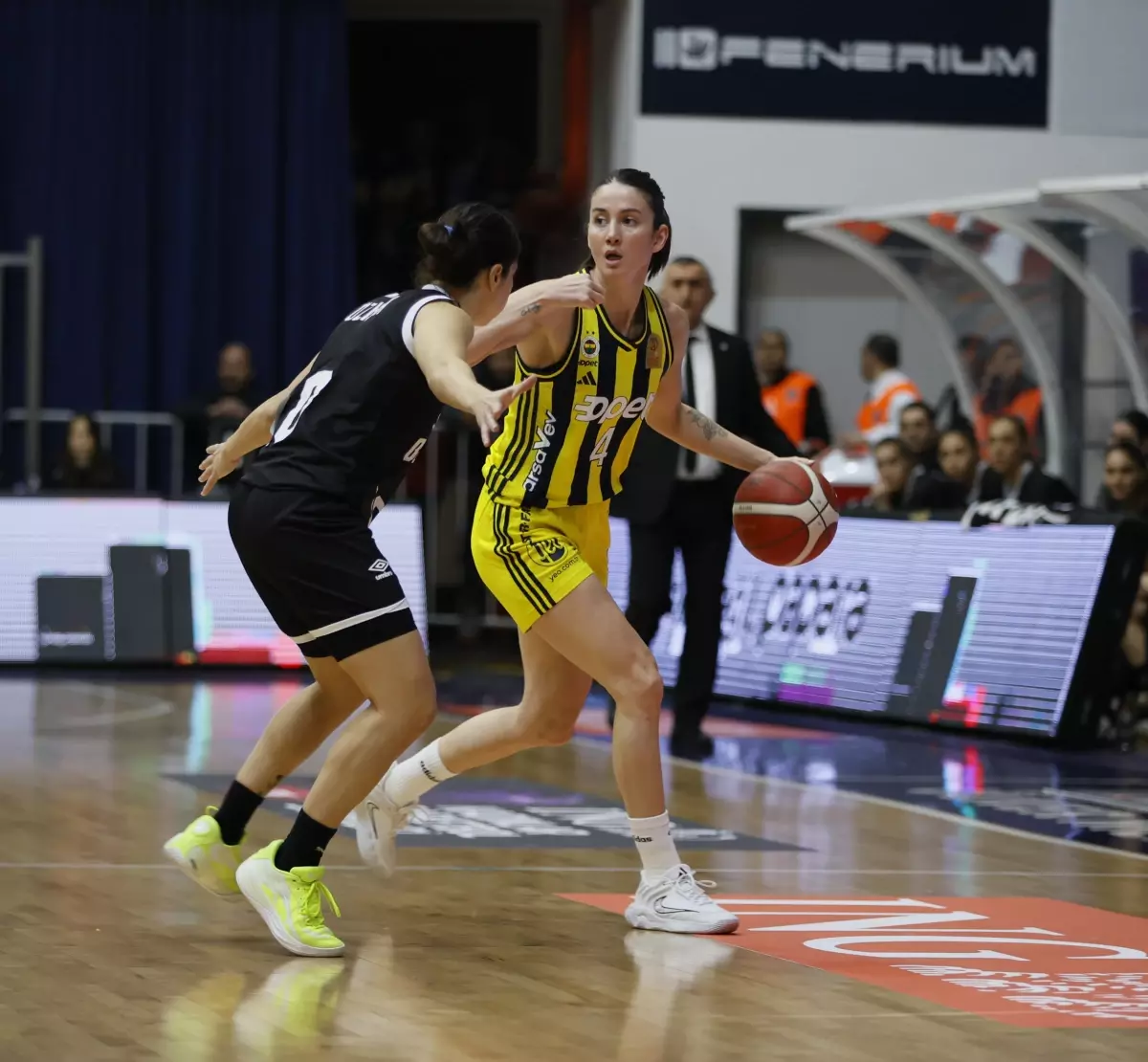 Fenerbahçe Opet, Beşiktaş’ı Mağlup Ederek Namağlup Liderliğini Sürdürdü