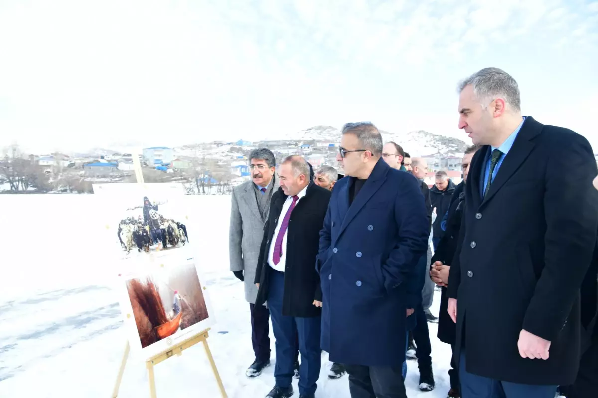 Çıldır Gölü’nde ‘Tarım, Orman ve İnsan’ Temalı Fotoğraf Sergisi Açıldı