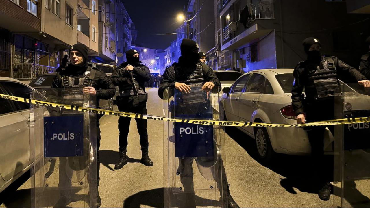 İstanbul’da aynı aileden 4 kişi silahla vurularak öldürüldü