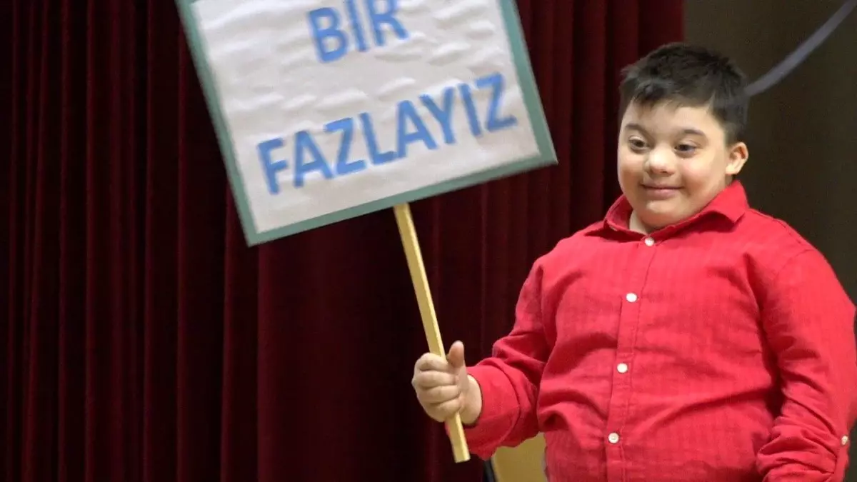 Down Sendromlu Öğrencilerden Farkındalık Gösterisi