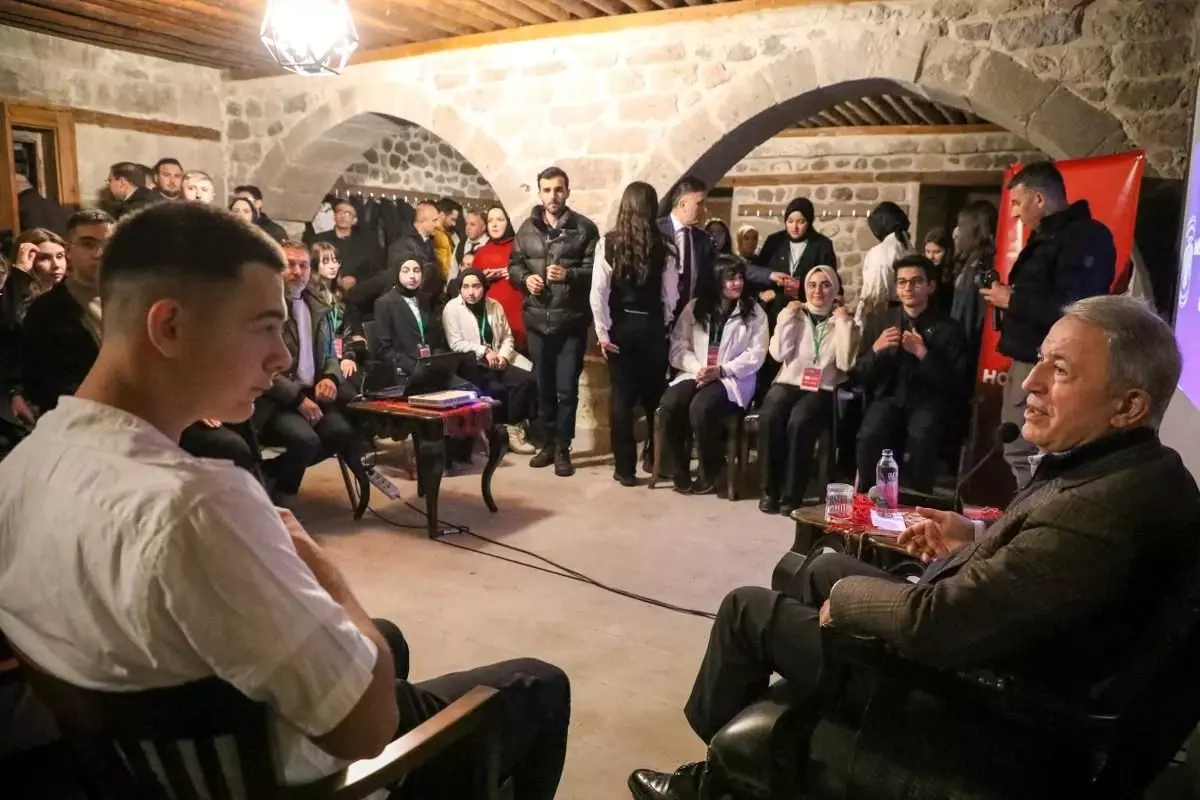 Kayseri’de Mektep Melikgazi Sosyal Bilimler Okulu Faaliyetlerine Devam Ediyor